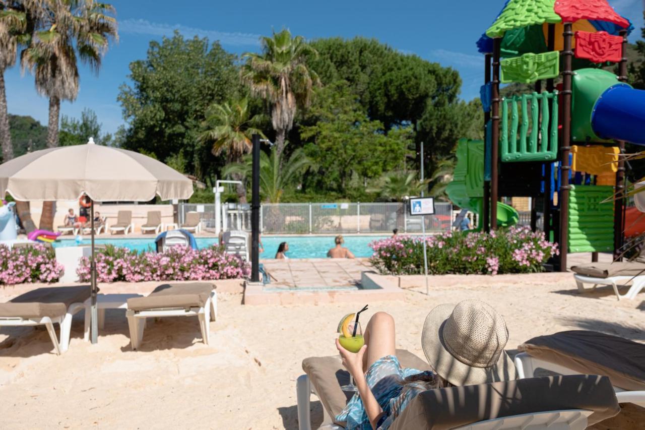 Camping Le Parc Des Monges Auribeau-sur-Siagne Exterior photo