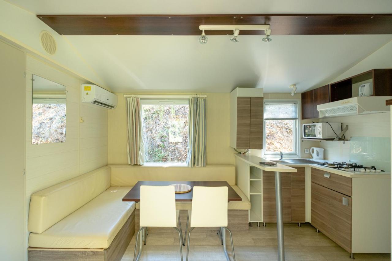 Camping Le Parc Des Monges Auribeau-sur-Siagne Exterior photo